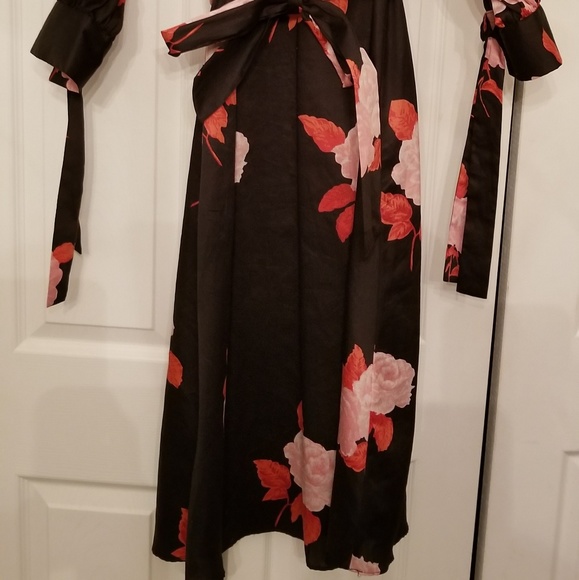 Dress - Picture 3 of 4